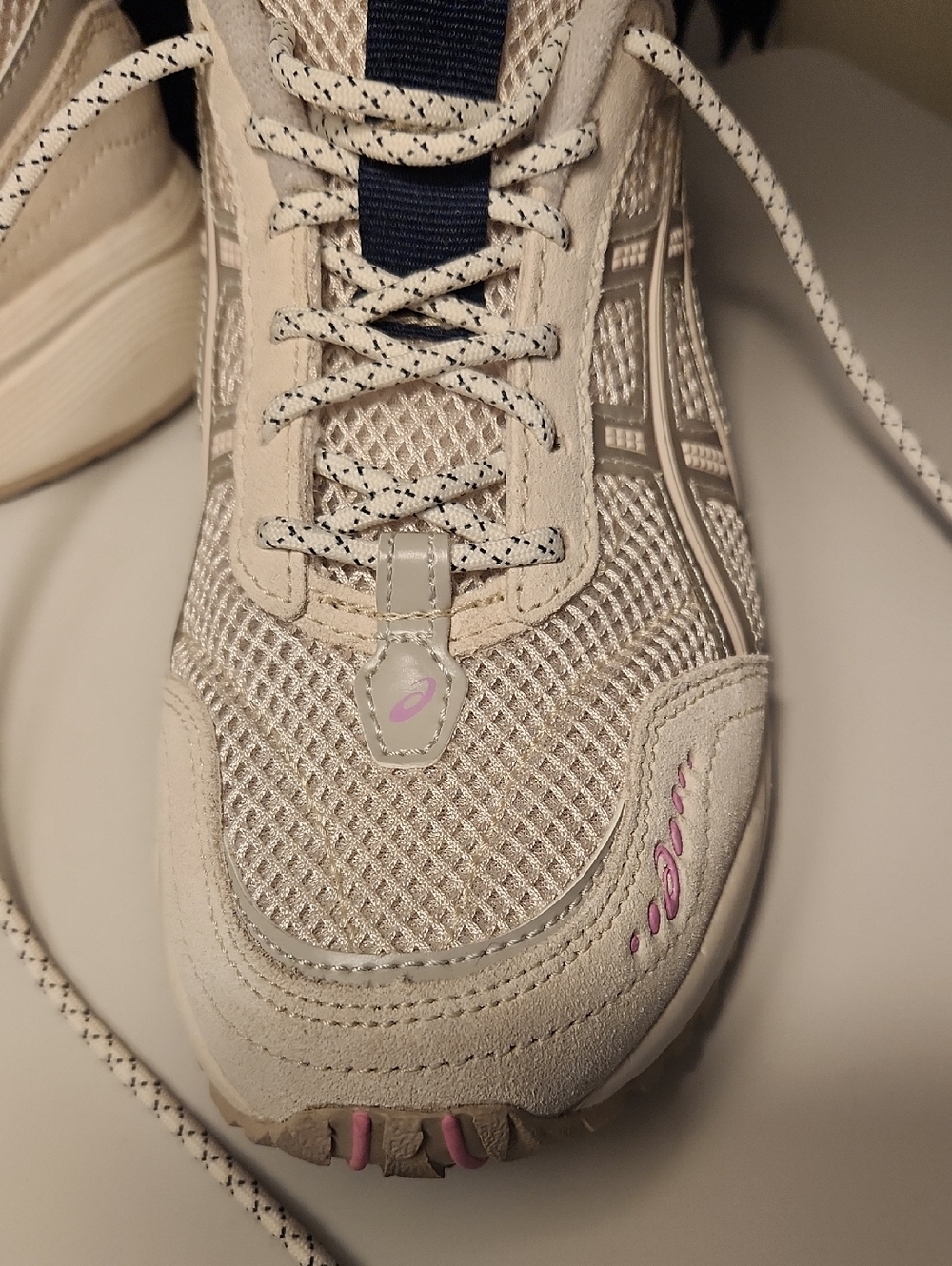 ASICS Cream Mesh Sneakers with Navy Tongue and Pink Accents 1090v2 Size 6.5M - Picture 11 of 11